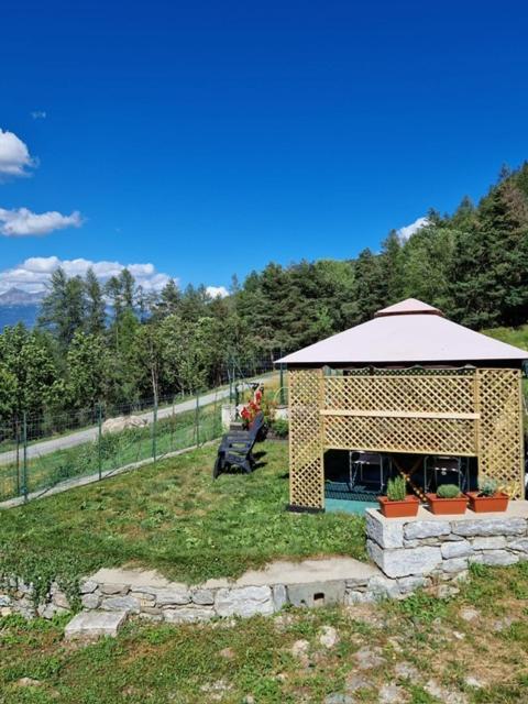 Hotel La Stazione Dell'Acqua Introd Exterior foto