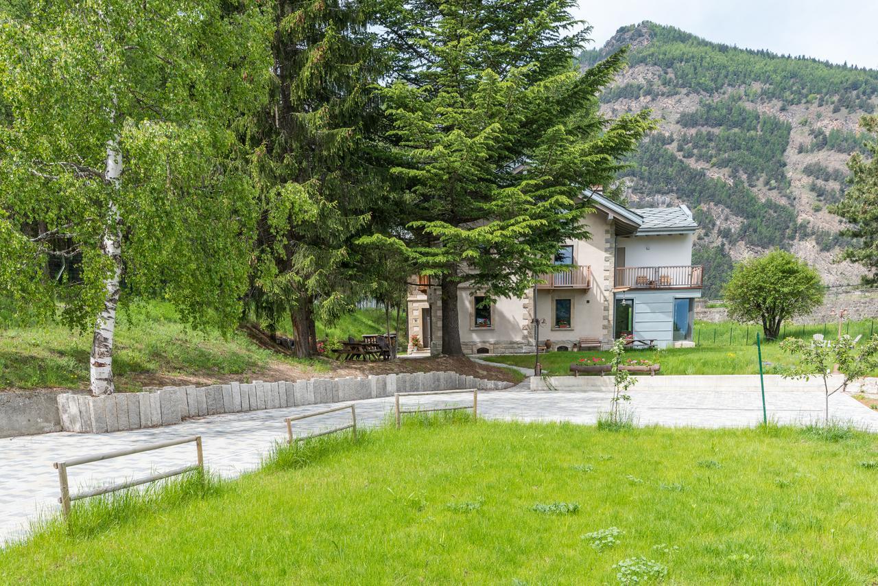 Hotel La Stazione Dell'Acqua Introd Exterior foto